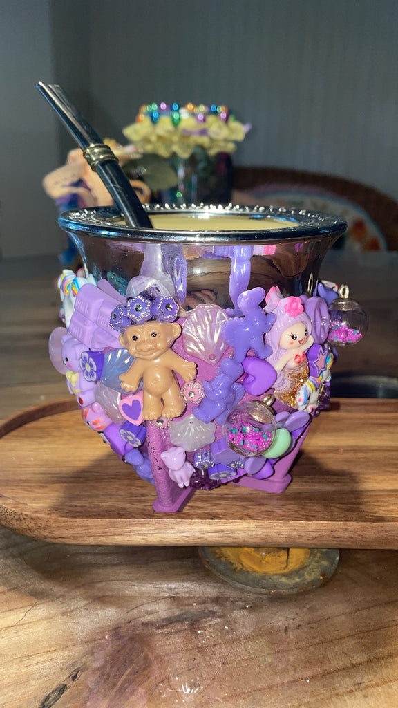 Lilac love Cartoon MATE Vase
