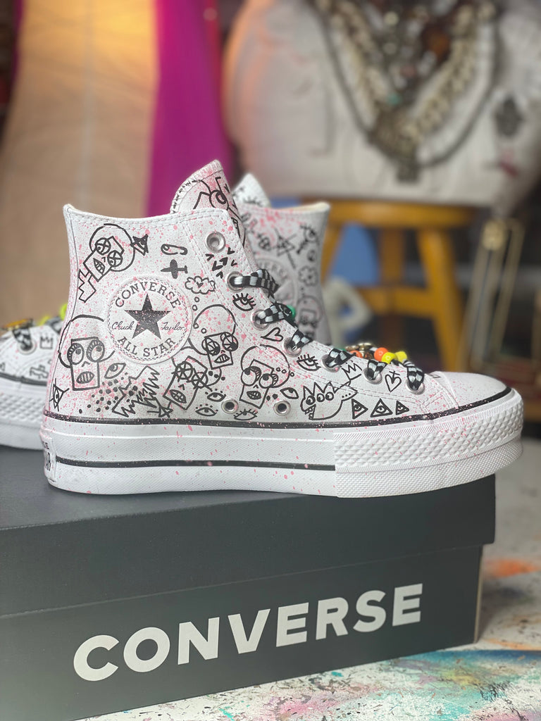 Doodles Converse hight top leather sneakers